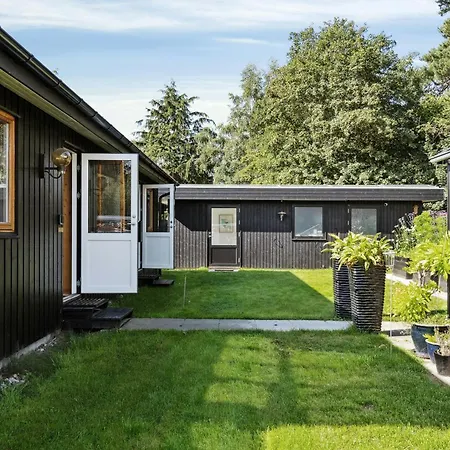 Enjoy Outdoor Life With Orangery And Kitchen Græsted