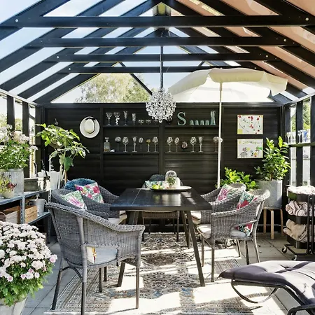 Enjoy Outdoor Life With Orangery And Kitchen בית נופש *